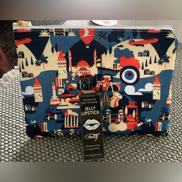 Color Changing Jelly Lipstick 💄& travel makeup bag - Picture 2 of 5